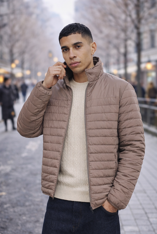 geaca matlasata barbati bej taupe
geaca barbati sezon rece culoare bej
geaca matlasata barbati vedere fata
geaca barbati casual iarna